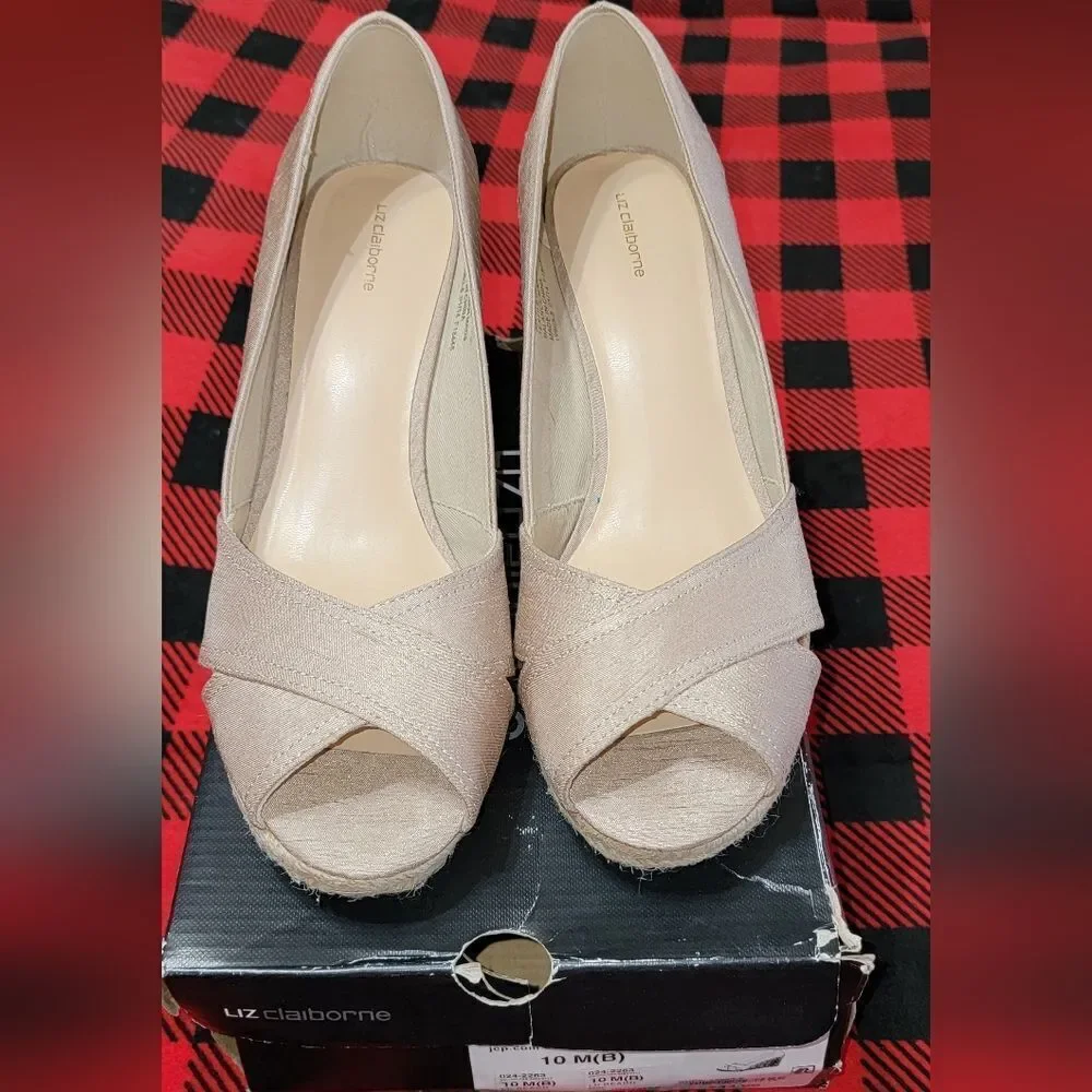 #240 Liz Claiborne peep toe tan colored wedges - Size: 10M